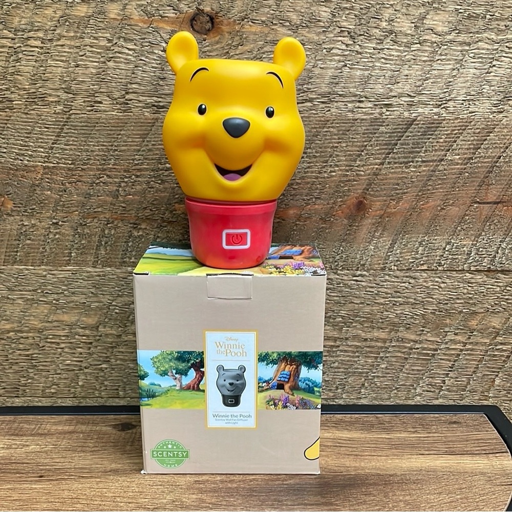 Scentsy Disney Winnie the Pooh Wall Fan Diffuser with Light - Yellow & Red NWT
